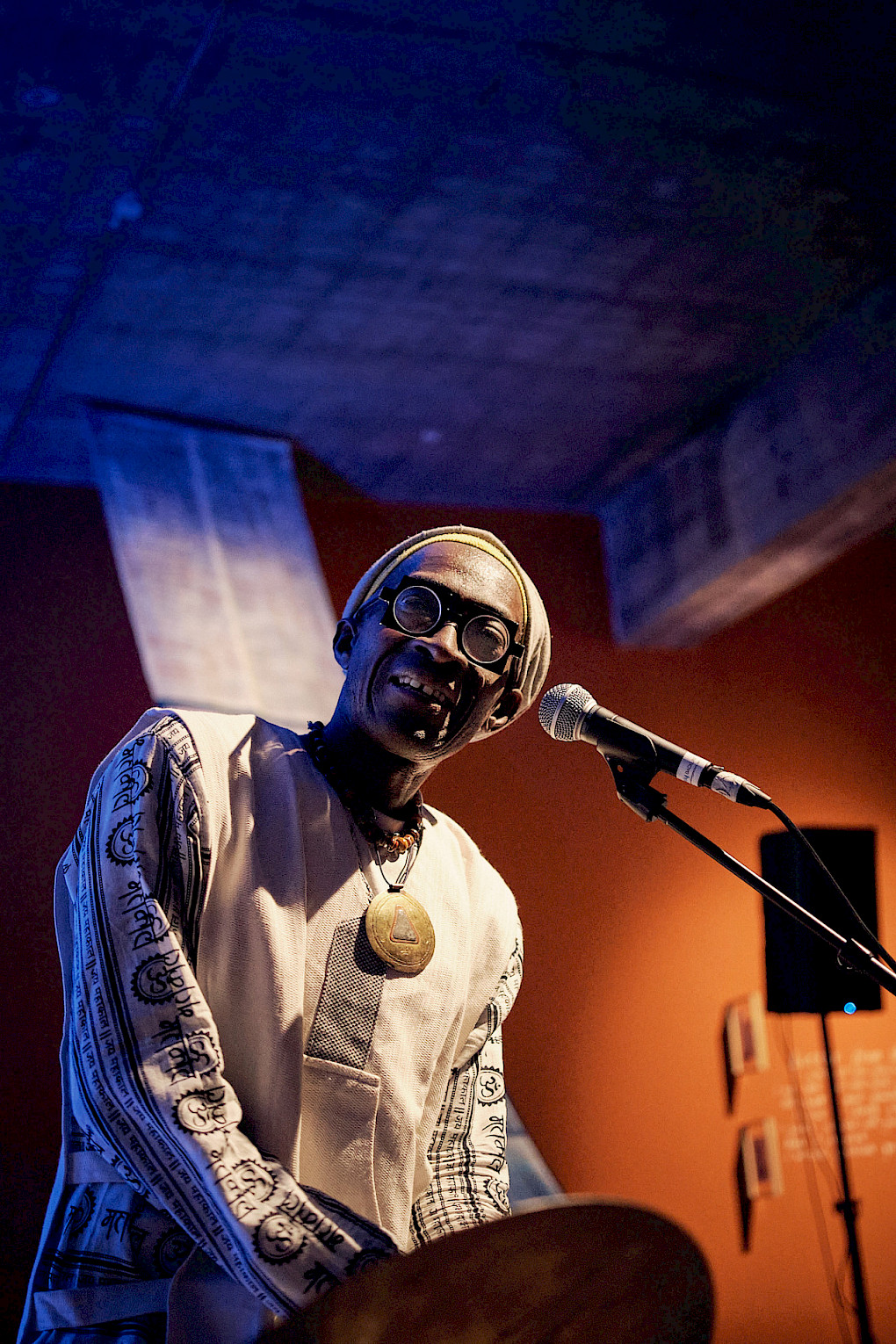 Performance von Dudù Kouate | Foto: Lucas Dietrich