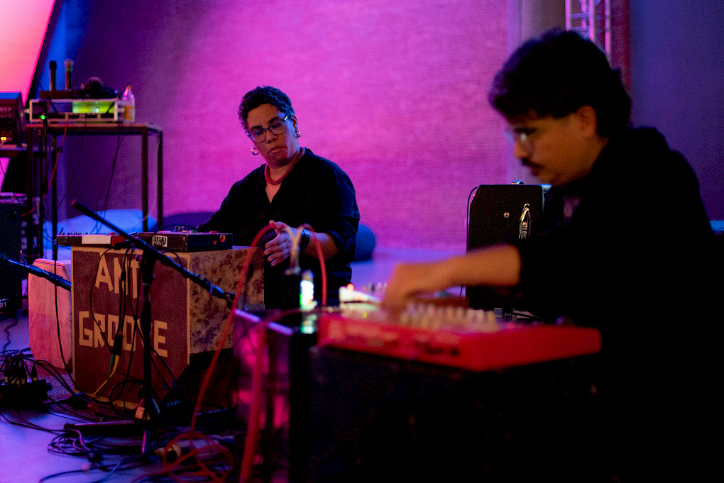 Performance by Laura Robles | Photo: Raisa Galofre