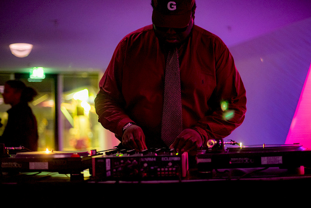 DJ-Set by Dare Balogun | Photo: Raisa Galofre