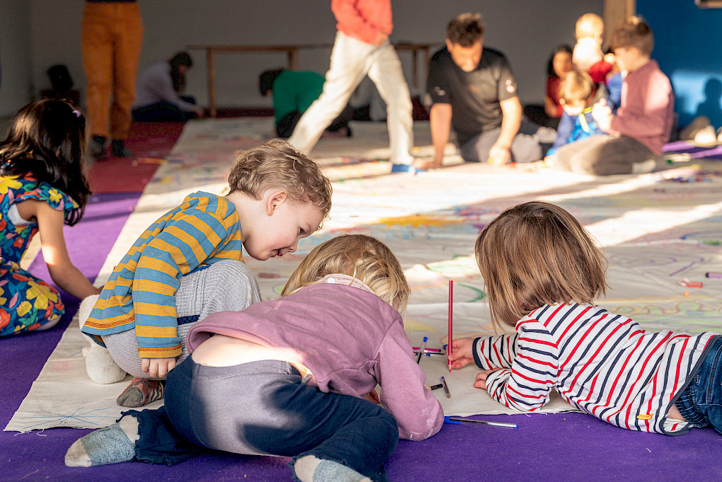 Social Mapping-Session bei SAVVY Contemporary, Berlin, Februar 2026. Oscar Murillo, 2026. Mit freundlicher Genehmigung des Künstlers. Photo Copyright: ©Matthew Hansen