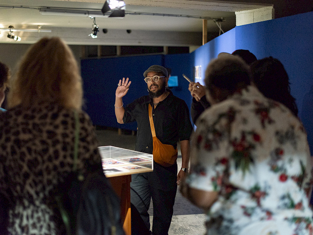 Tour through the exhibition: Rodrigo Zaim | Photo: Marvin Systermans